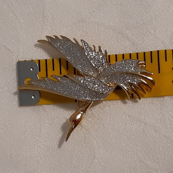 VTG swan Brooche, With Rhinestones And Glitter Finish, Gold Tone With Red Stone - Picture 3 of 8